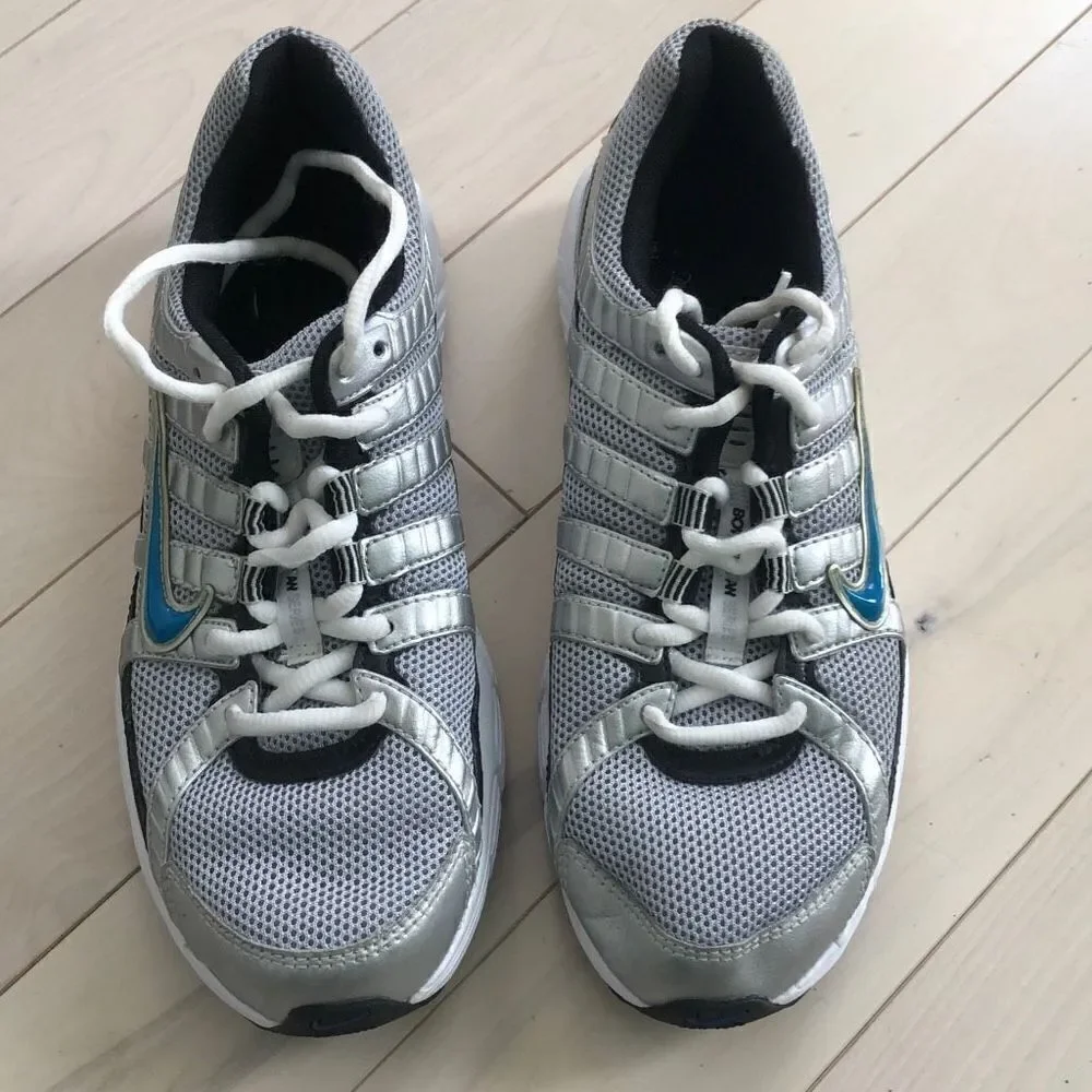 Nike Boy's Air Pegasus Lace-Up Blue Logo Running Shoes Silver 6Y NWOT